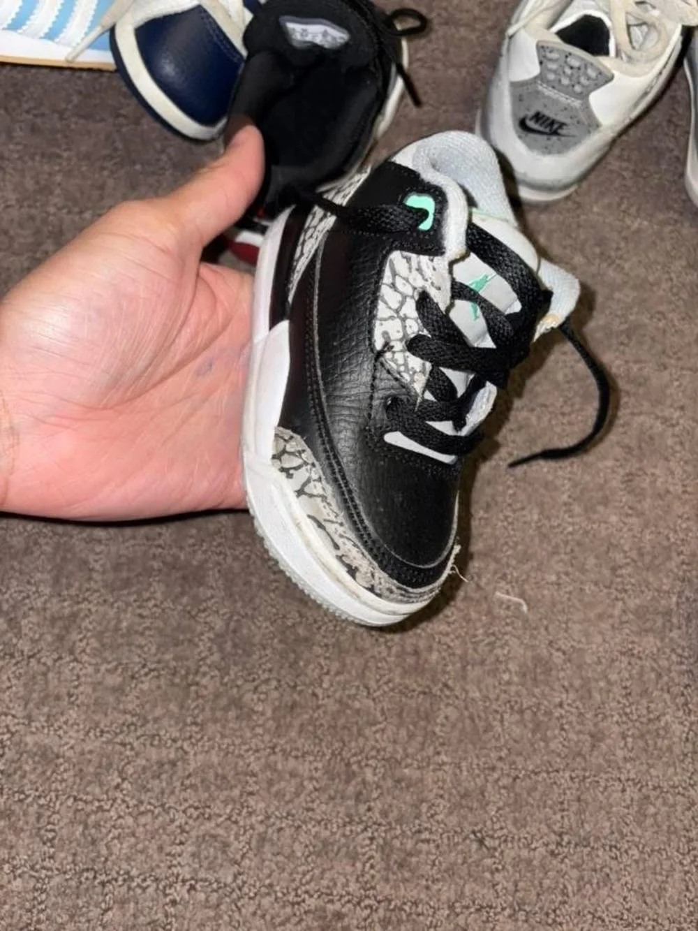 Air Jordan 3 RETRO- Green Glow